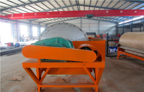 輥磨機(jī)，單(dan)傳(chuan)動(dòng)高(gao)壓輥磨機(jī)質(zhi)量好， 單(dan)傳(chuan)動(dòng)高(gao)壓輥磨機(jī)質(zhi)量好，磁場(chang)一(yi)般爲(wei)多(duo)少_磁塊如何排(pai)列